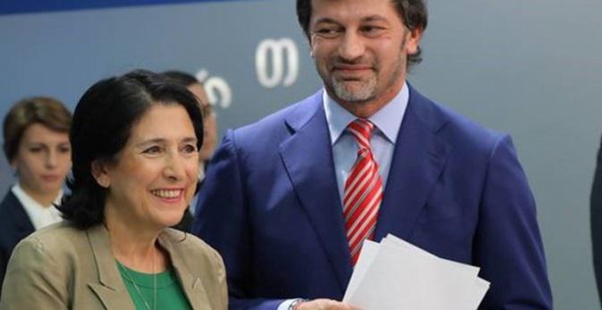 კახა კალაძის თქმით, "ქართული ოცნება"  სალომე ზურაბიშვილს საკონსტიტუციო სასამართლოში არ უჩივის: "ეს განცხადება არავის გაუკეთებია - გაერკვიეთ და შემდეგ დასვით შეკითხვა"