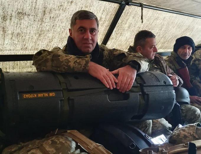 "არც ომს გაცლიან და არც ცხოვრებით ტკბობას ბომბების ქვეშ" - რას წერს ირაკლი ოქრუაშვილი?