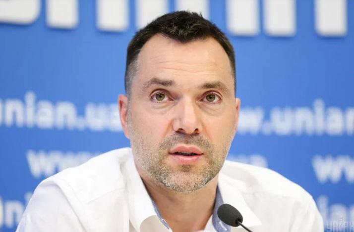 უკრაინის პრეზიდენტის ოფისმა გადადგომის შესახებ ალექსეი არესტოვიჩის  განცხადება დააკმაყოფილა