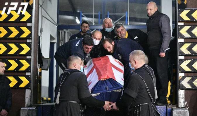 უკრაინაში დაღუპული ქართველები საქართველოში ჩამოასვენეს - ადგილზე იმყოფებოდა პრეზიდენტიც: რა ხდებოდა თბილისის აეროპორტში?