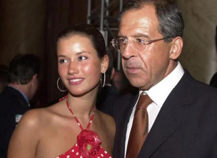 სერგეი ლავროვის ქალიშვილს ბრიტანეთში ძვირადღირებულ ბინას ჩამოართმევენ? - რას წერს უკრაინული მედია