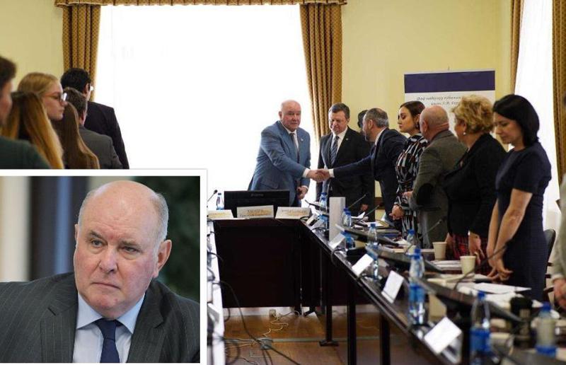 "ჩვენს ურთიერთობებს ნათელი მომავალი აქვს... სანქციებზე საქართველოს პოზიცია შეუმჩნეველი არ დარჩება" - კარასინის განცხადება და მოსკოვში გამართული ქართულ-რუსული ჯგუფის შეხვედრის დეტალები