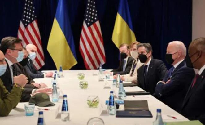 ჯო ბაიდენი დმიტრო კულებას და ალექსეი რეზნიკოვს შეხვდა