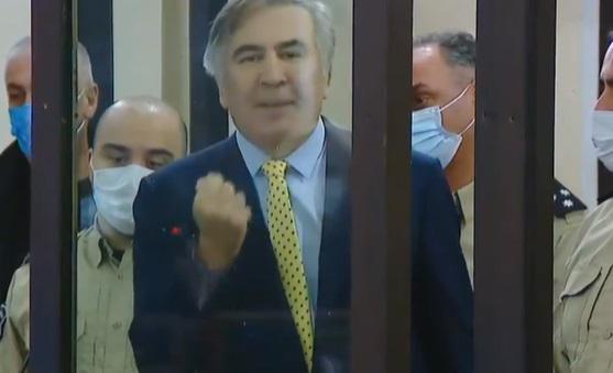 "მხოლოდ ამ მთავრობის ჩამოშორებით, მასობრივი აქციებით გადარჩება ქვეყანა..." - რამ გამოიწვია ხმაური მიხეილ სააკაშვილის სასამართლო პროცესზე?