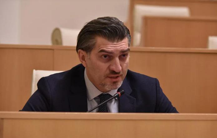 "ჩემმა დაგინებამ ხალხში აღფრთოვანება გამოიწვია, ხალხი მირეკავდა და გახარებული იყო, იმიტომ რომ ასეთი ნაძირლების პარტია ბრძანდებით!" - მიხეილ ყაველაშვილი