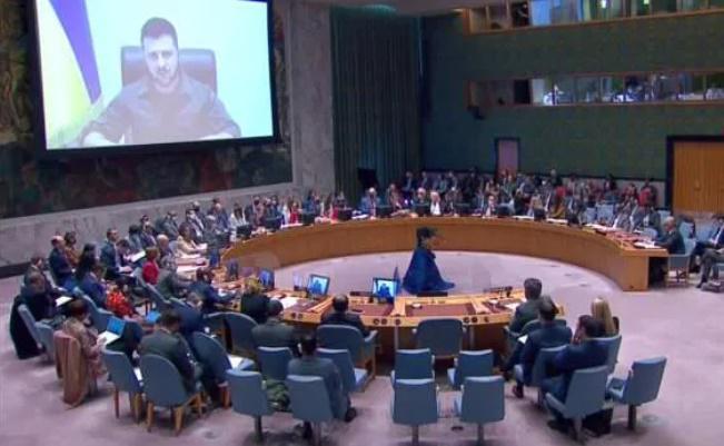 "რუსმა ჯარისკაცებმა ხალხი ჭებში ჩაყარეს, გადაუარეს ტანკებით" - ზელენსკის მიმართვა გაეროს: უკრაინის პრეზიდენტი ოკუპანტების უმძიმეს დანაშაულებზე ჰყვება