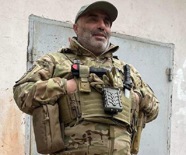 "ერთი ორი პოლიტიკოსი აქ რომ ჩამომიხვედით, თოხი და ბარივით რომ გიჭირავთ ეგ ავტომატი" - რას წერს უკრაინაში მებრძოლი ვანო ნადირაძე