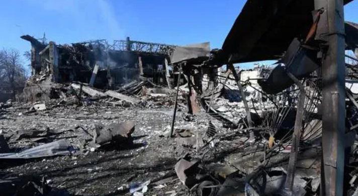 რუსმა ოკუპანტებმა დნიპროს აეროპორტზე სარაკეტო იერიში კვლავ მიიტანეს: "მისგან უკვე არაფერია დარჩენილი"