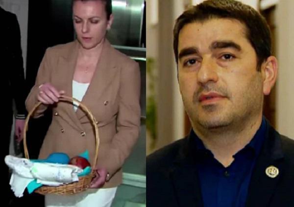 "მალე გამოჯანმრთელებას ვუსურვებ" - ნონა მამულაშვილმა პაპუაშვილს პარლამენტში კალათით ოყნა, ბროწეული და პამპერსი მიუტანა