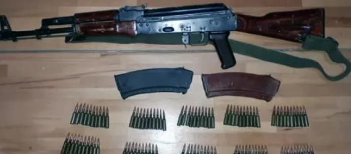 პოლიციამ თბილისსა და რეგიონებში უკანონო ცეცხლსასროლი იარაღი და საბრძოლო მასალა ამოიღო - დაკავებულია 8 პირი