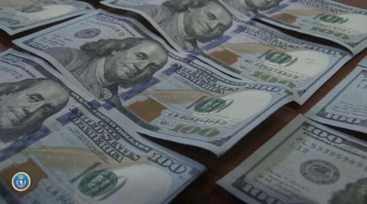 თაღლითობის ფაქტზე დააკავეს პირი, რომელიც დევნილის სტატუსის მქონე მოქალაქეს საცხოვრებელი ბინის მიღებაში დახმარებას თანხის სანაცვლოდ ჰპირდებოდა