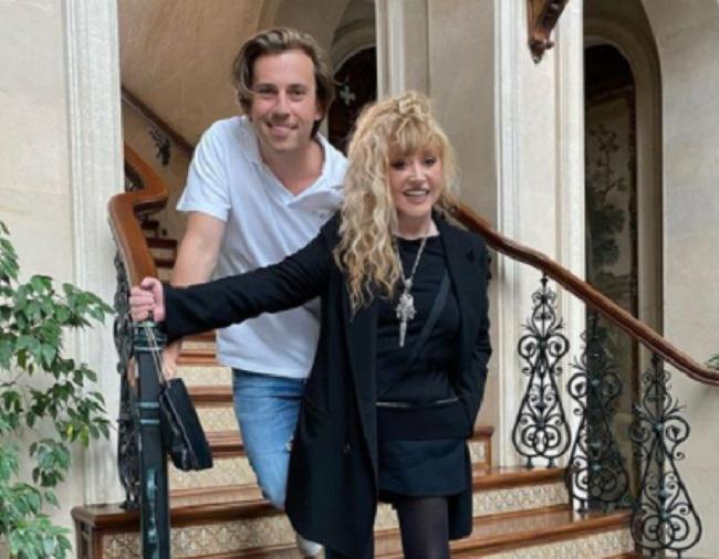 "რაც შეეხება ჭორებს და შეურაცხყოფას, ყველაფერი სისულელეა" -პუგაჩოვას და გალიკინის ცხოვრება ისრაელში, მდიდრულ ვილაში: უმაკიაჟო ალა და სეირნობა სანაპიროზე დაცვის გარეშე