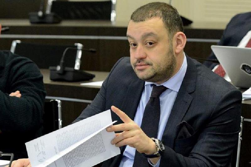 "უკრაინაში წასვლის წინ უნდა დავწერო... იმდენად გავმწარდი ამხელა კაცი, რომ წყევლა-კრულვაზე გადავედი" - რას წერს ბექა ოდიშარია ტენდერის მოგებასთან დაკავშირებულ ბრალდებაზე