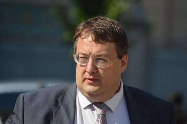 ანტონ გერაშენკო რუსეთში ძალდატანებით გადაყვანილ უკრაინელებს ურჩევს, საქართველოში და მეზობელ ქვეყნებში გადავიდნენ