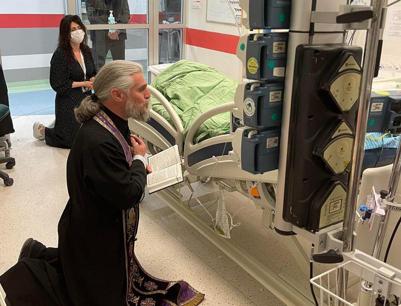 "დღეს მამა შალვა კეკელია მოვიდა და დაჩოქილმა წაუკითხა ლოცვა" - რას წერენ შარტავას ქუჩაზე ავარიისას მძიმედ დაშავებულ 8 წლის დათიზე, რომელსაც ისრაელში მკურნალობენ