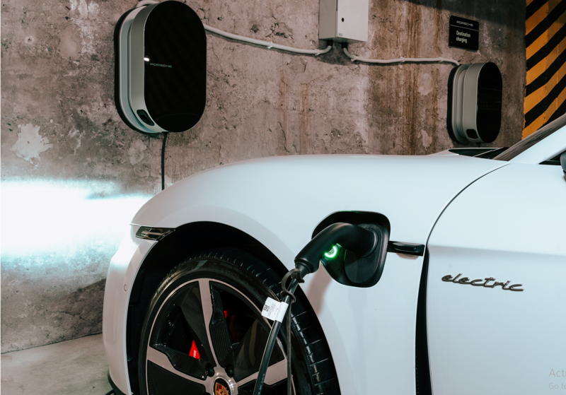 „პორშე ცენტრი თბილისი“ ელექტრომომავლისთვის - კომპანია დასამუხტი სადგურების არეალს აფართოებს