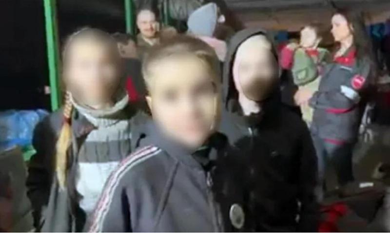 "არ გვინახავს მზე, ცა...ვერ წარმოიდგენთ, რას ნიშნავს ჩვენთვის ვჭამოთ, ტკბილი ჩაი დავლიოთ" - "აზოვმა" "აზოვსტალში" დამალულების, მათ შორის, ბავშვების ვიდეო გაავრცელა