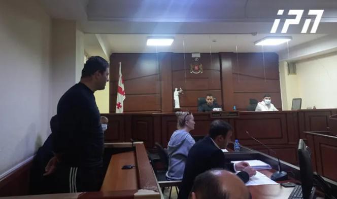 "დირსში" მომხდარი მკვლელობისა და დაჭრის საქმეზე ბრალდებულსა და დანაშაულის შეუტყობინებლობისთის დაკავებულს პატიმრობა შეეფარდათ