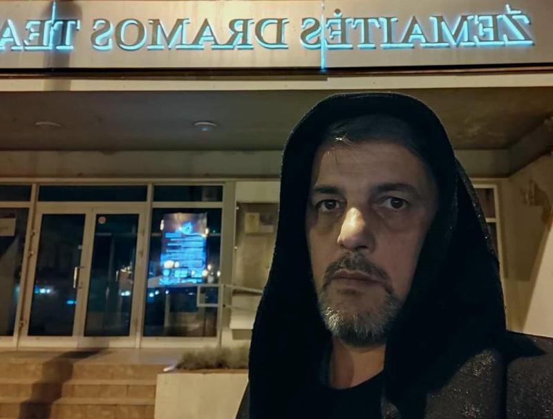 "სამი დღის განმავლობაში ვაგროვეთ ოქრო და მშობლები, ას-ასი გრამი ოქროთი გამოვისყიდეთ" - რას ჰყვება დევნილი რეჟისორი ომზე და ქართულ-აფხაზურ ურთიერთობებზე