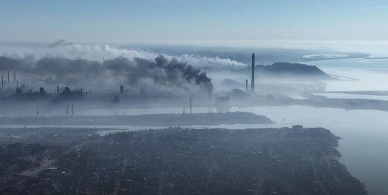 რუსული დაბომბვის შემდეგ "აზოვსტალში" ხანძარია - უკრაინული მედია