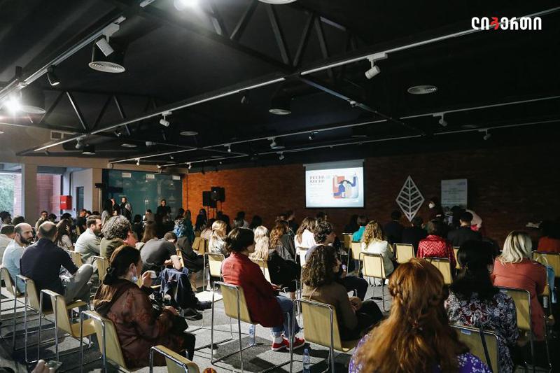 ახალი ლიბერთი ქალთა გაძლიერებისთვის - ლიბერთი საინფორმაციო-საკომუნიკაციო ტექნოლოგიებში გოგოების მხარდაჭერას აგრძელებს