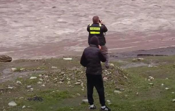 "ნავიდან ფოტოს გადაღებისას გადავარდა" - მდინარე არაგვში ჯომარდობის დროს ტურისტი დაიღუპა