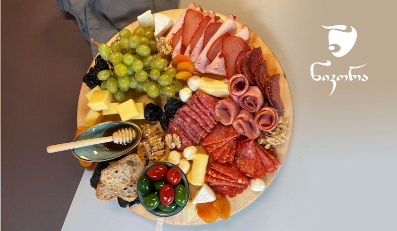 როგორ ავაწყოთ იდეალური ღვინის დაფა