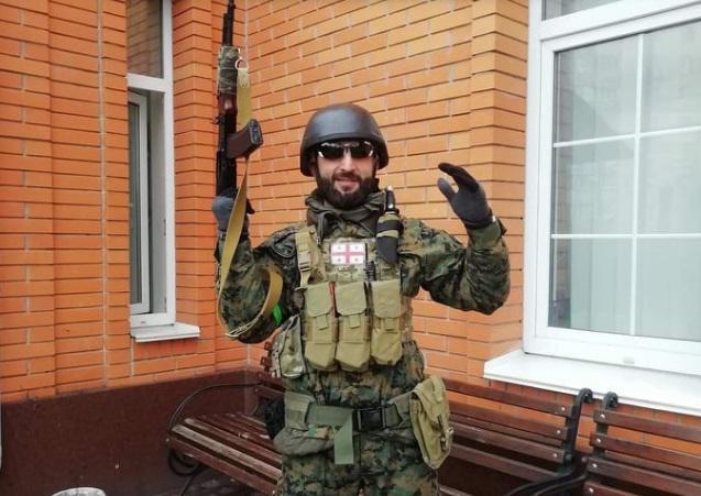 "ყუმბარით კონტუზია მივიღე, მაგრამ მსუბუქია და უკვე საავადმყოფოდან მივდივარ, აქ რა გამაჩერებს, როდესაც ჩემი ბიჭები იხოცებიანო" - რას ჰყვებიან ახლობლები უკრაინაში დაღუპულ ქართველ მებრძოლზე