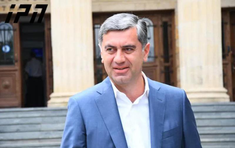 "ისეთი დამემართა გამთენიისას, აშკარად წავიდა ჩემი დრო... მორჩა, გავდივარ პენსიაზე, სანამ ქართულ ოპოზიციას დავემსგავსე ვადამდელ არჩევნებს რომ ითხოვს" - რას წერს ოქრუაშვილი