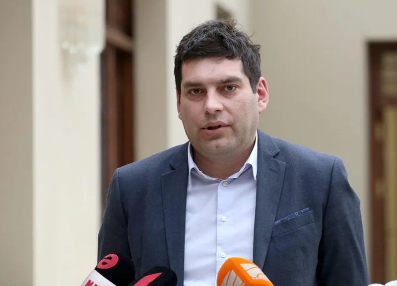 "მეილზე შეტყობინება არავის მისვლია და ეტყობა, ცხენებით გამოუშვეს" - ბექა დავითულიანი აშშ-ის სანქციებზე