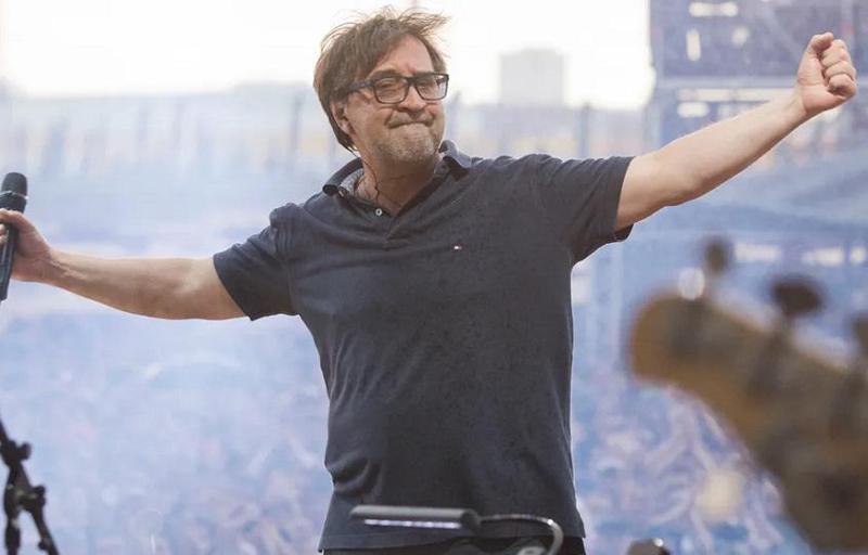 "სამშობლო პრეზიდენტის უკანალი არ არის, რომელიც მუდამ უნდა ახსენოთ და  აკოცოთ" - რუსი მომღერალი იური შევჩუკი კონცერტზე შეკრებილ აუდიტორიას მიმართავს