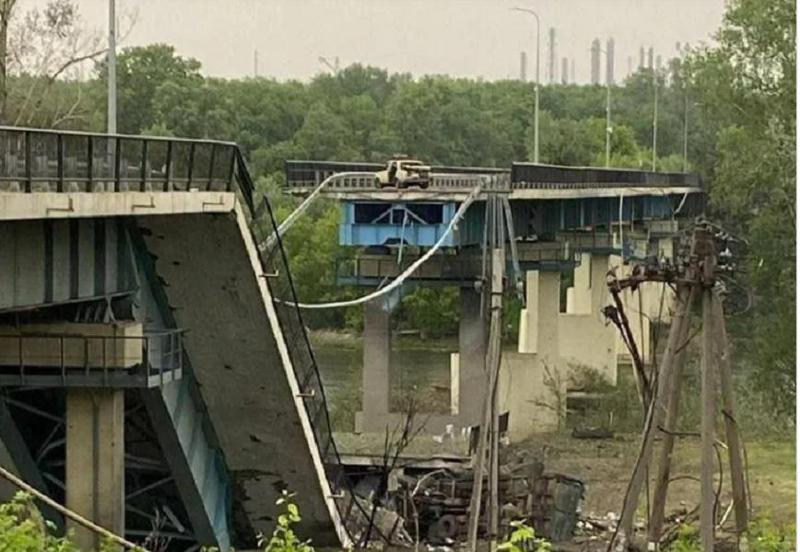 რუსმა ოკუპანტებმა უკრაინაში, სევეროდონეცკსა და ლისიჩანსკს შორის არსებული ხიდი გაანადგურეს