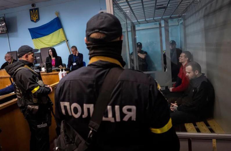 უკრაინაში ომის დანაშაულებისთვის კიდევ ორ რუს ჯარისკაცს ასამართლებენ - მათ დანაშაული აღიარეს