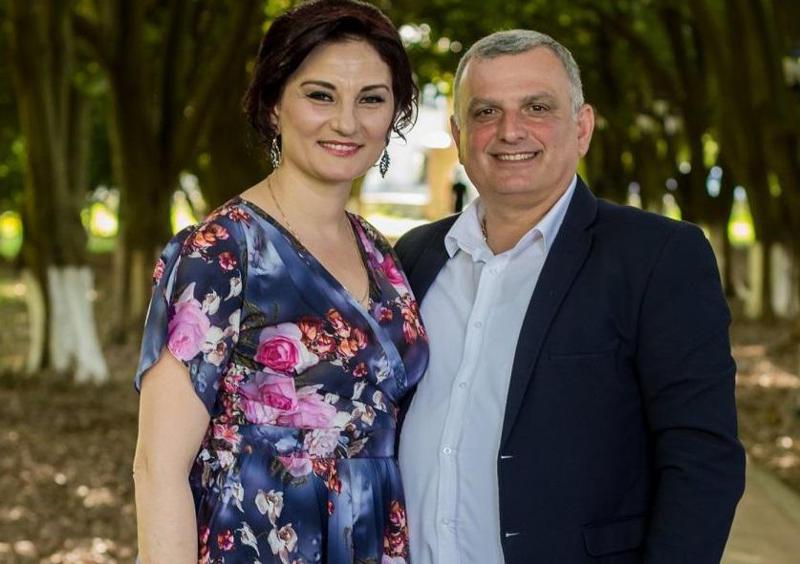 "რომეოს თურმე გულში ჩავუვარდი, მაგრამ არ მეუბნებოდა..." - კიევში დაწყებული სიყვარულის ამბავი და ზუგდიდელი წყვილის შექმნილი ქორეოგრაფიული ანსამბლის 20-წლიანი ისტორია