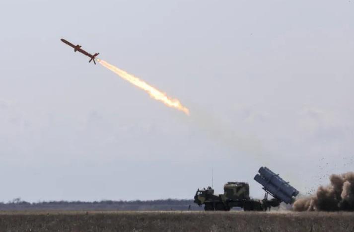 აშშ უკრაინაში შორი მოქმედების სარაკეტო სისტემების გაგზავნას გეგმავს - რას წერს Guardian -ი