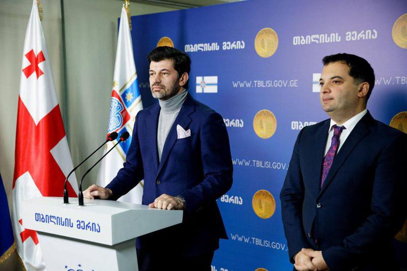 "დავკარგე მეგობარი და ძვირფასი ადამიანი, რომელსაც თვალდახუჭული ვენდობოდი" - კახა კალაძე ილია ელოშვილის შესახებ წერს