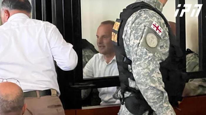 თურქი ბიზნესმენი გალიფ ოზთურქი ბათუმის საქალაქო სასამართლომ 500 ლარით დააჯარიმა