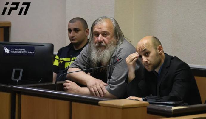 "დავით ბერძენიშვილს წვივის არეში ფეხი ჩაარტყა..." - ირაკლი ხომასურიძეს პატიმრობა შეეფარდა: რა განაცხადა პროკურორმა?