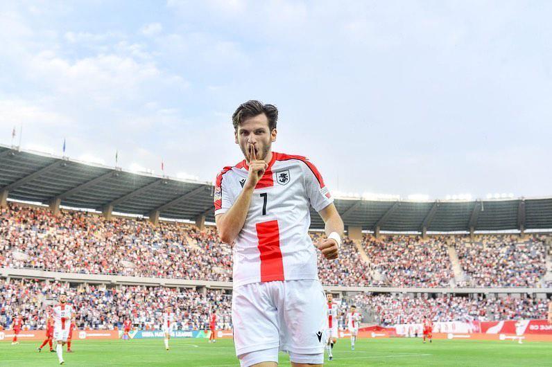 "მაგია კვარაცხელიასგან... დიდი მოთამაშე და საფეხბურთო კლასი... მოუთმელად ველოდებით " - რას წერენ ხვიჩა კვარაცხელიას შესახებ იტალიური გამოცემები და "ნაპოლის" ფანები