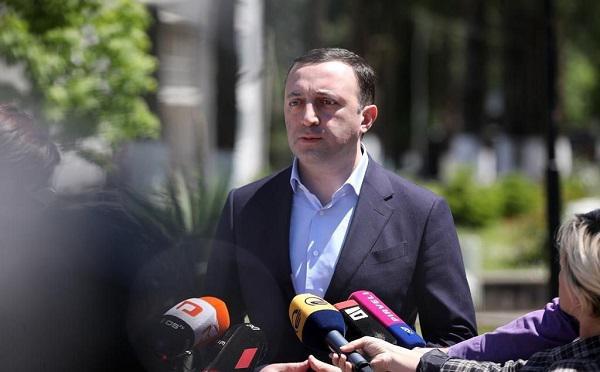 “დაველოდები და თუ ევროკომისიის გადაწყვეტილება უსამართლო და ისეთივე შეურაცხმყოფელი იქნება ჩვენი ქვეყნისთვის და ხალხისთვის, ყველაფერს ფარდას ავხდი" - პრემიერი