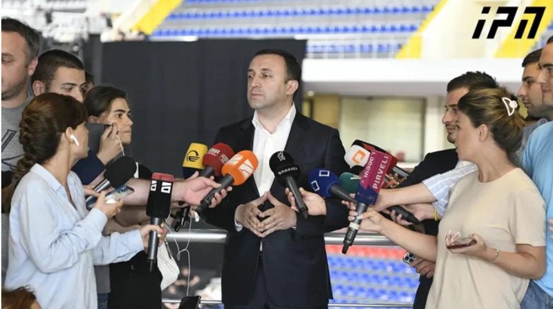 “ეს არის უზრდელობა, პროვოკაცია და მიბრძანდით აქედან!” - პრემიერი ჟურნალისტს