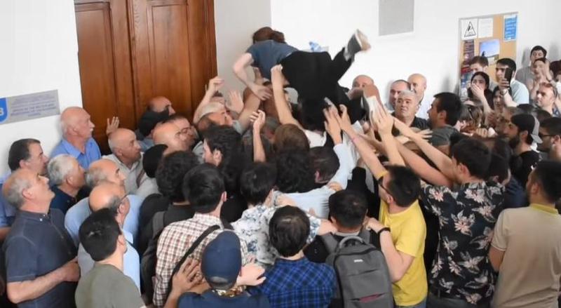 "რა რუდუნებითაც დაგმეთ სტუდენტები, იმავე რუდუნებით მხარდაჭერა რომ გამოგეცხადებინათ, აქამდე არ მივიდოდა საქმე" -  როგორ ეხმაურებიან სტუდენტების პროტესტს: განსხვავებული შეფასებები