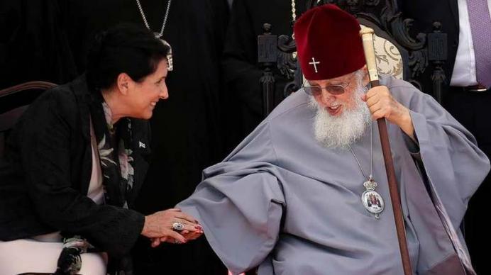 პრეზიდენტსა და ილია მეორეს შორის შეხვედრა არ შედგა - რას აცხადებს აღნიშნულთან დაკავშირებით ანდრია ჯაღმაიძე და რატომ აკრიტიკებს მას სალომე ზურაბიშვილი