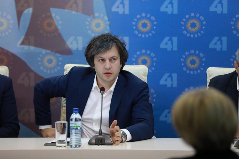 "გაყოფის მიუხედავად, ერთად დავრჩეთ საპარლამენტო უმრავლესობაში" - კობახიძე მმართველი პარტიიდან გასულ პირებზე