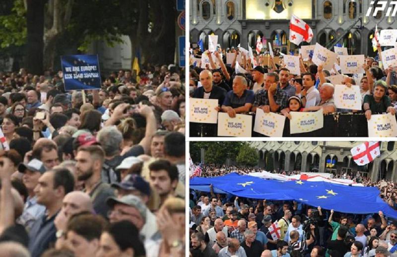 საქართველოსა და ევროკავშირის ჰიმნები და გიგანტური დროშები - კადრები რუსთაველის გამზირიდან, სადაც აქცია "შინ ევროპისკენ" მიმდინარეობს (ფოტოები, ვიდეო)