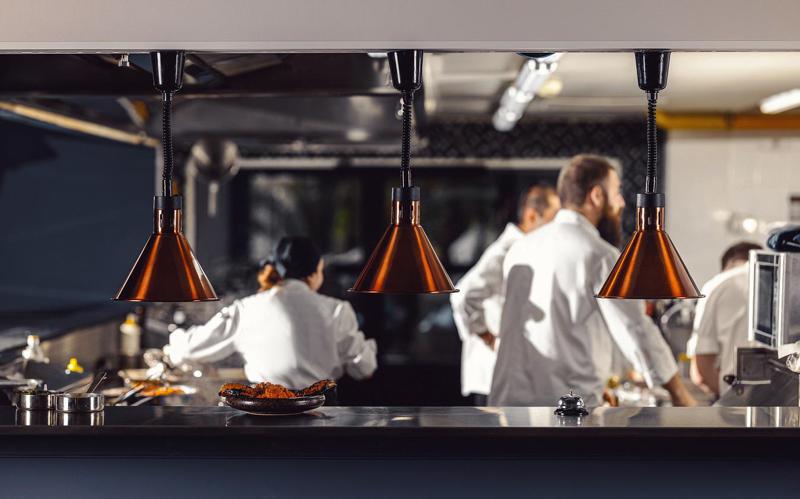 დედაქალაქის ცენტრალურ გამზირზე მდებარე საუკუნეზე მეტი ისტორიის მქონე სასტუმრო „თბილისი მარიოტი“ ბაზარზე სრულიად ახალი პროდუქტით - „პარკ გრილ“ რესტორნით შემოდის