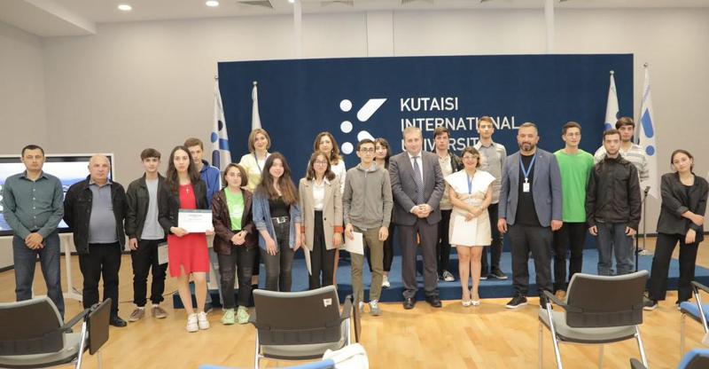 ქუთაისის საერთაშორისო უნივერსიტეტისა და ჭიათურის მულტიფუნქციური ცენტრის ერთობლივი პროექტის მონაწილეთა დაჯილდოების ცერემონია გაიმართა