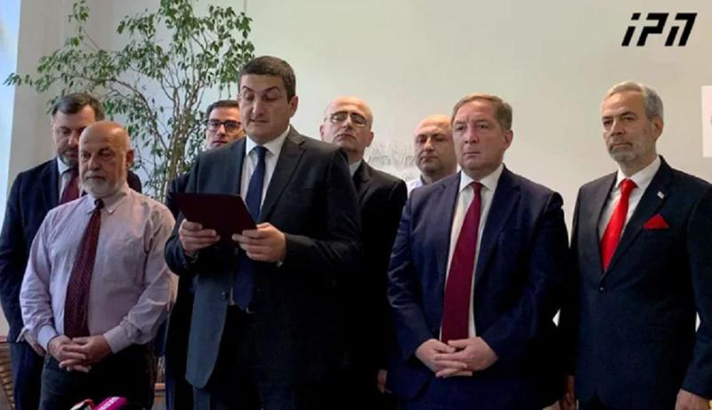 "მოხდა ე.წ. ასოცირებული ტრიოს განცალკევება" - ქართველი დიპლომატები განცხადებას ავრცელებენ