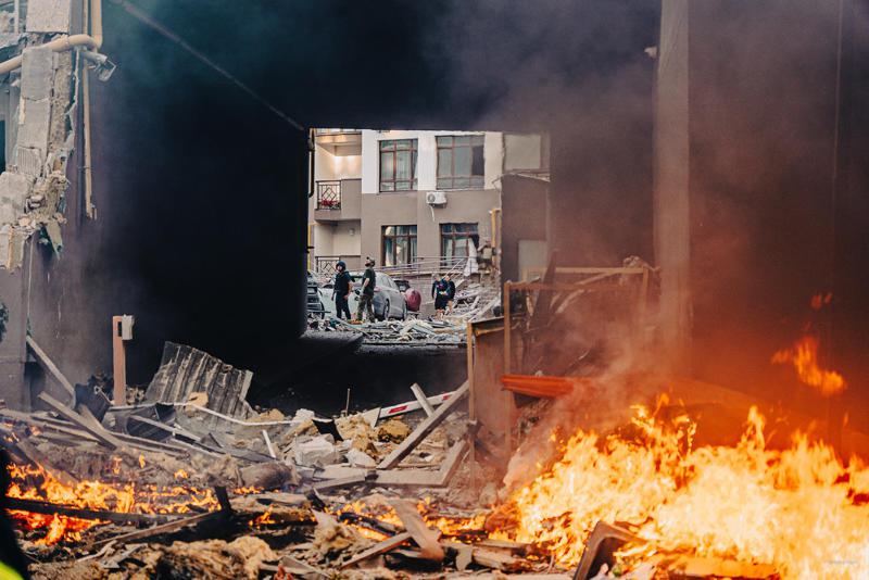 ფოტოები უკრაინის დედაქალაქიდან, რომელიც რუსი ოკუპანტების საჰაერო იერიშის სამიზნე გახდა