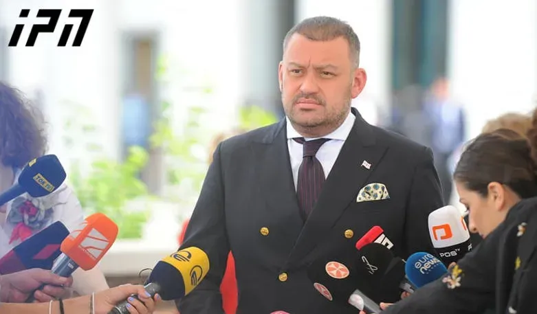 "ვკრეფ პოსტს და ვშლი... ნამეტანი ეპისტოლარული გამომივიდა და მითხრეს, გერჩივნოს, რომ ჩამოხვალ მერეო" - ივანიშვილზე წერილის გამოქვეყნება ბექა ოდიშარიასაც სურს